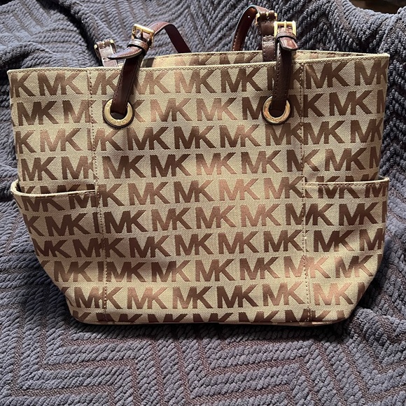 Michael Kors Tote Purse - Picture 1 of 4